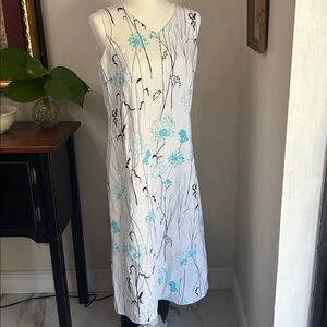 Madison Studio Floral Midi Dress - White and Blue